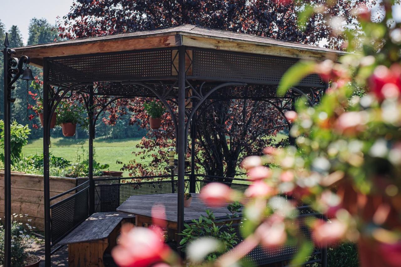 Ferienwohnungen Pension Sonnblick Крумбах Екстериор снимка