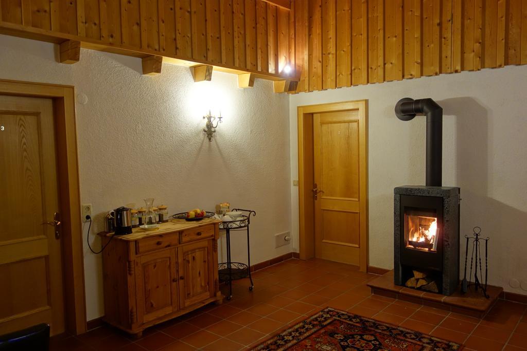 Ferienwohnungen Pension Sonnblick Крумбах Екстериор снимка