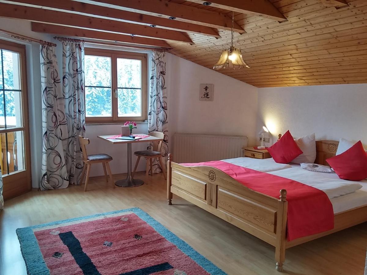 Ferienwohnungen Pension Sonnblick Крумбах Екстериор снимка