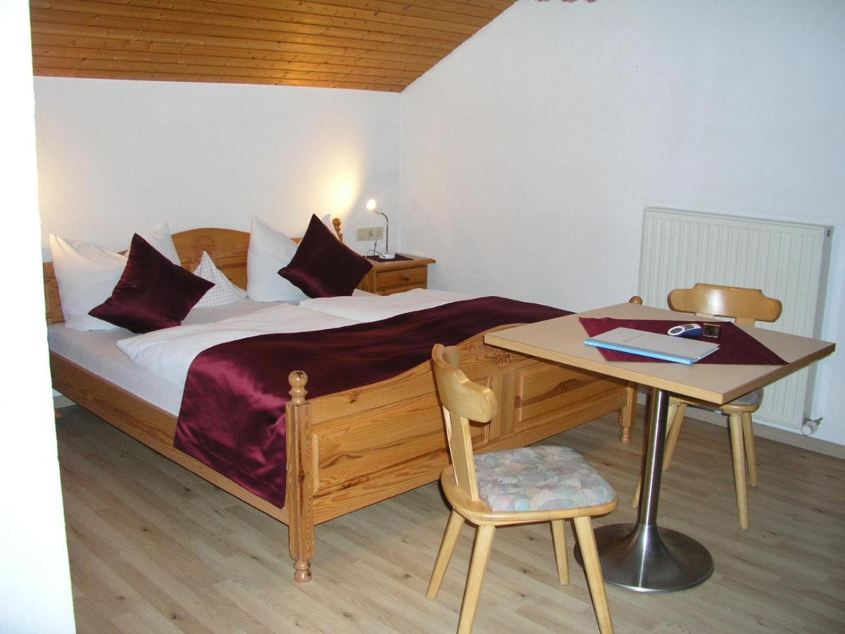 Ferienwohnungen Pension Sonnblick Крумбах Екстериор снимка